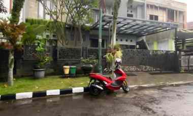 dijual rumah komplek mitra dago