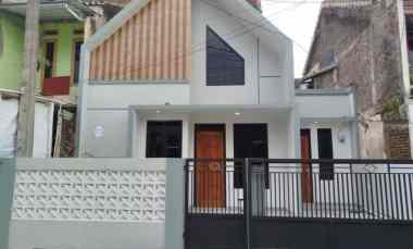 dijual rumah komplek permata biru