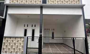 dijual rumah komplek perumahan riung