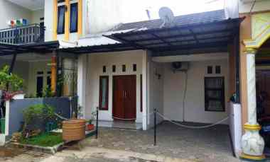dijual rumah komplek puri ciganitri