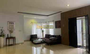 dijual rumah komplek royal sumatera