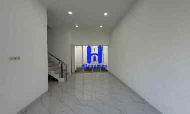 dijual rumah komplek royal sumatera