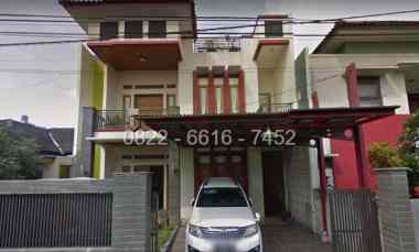 dijual rumah komplek sariwangi