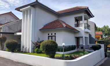 dijual rumah komplek sariwangi