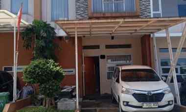 dijual rumah komplek sariwangi