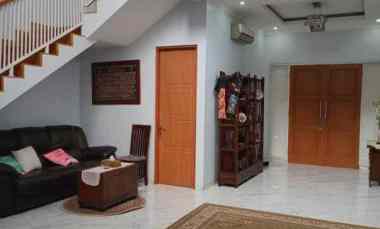 dijual rumah komplek super cantik