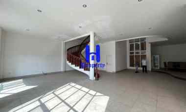 dijual rumah komplek taman malibu indah