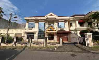 dijual rumah komplek taman malibu indah