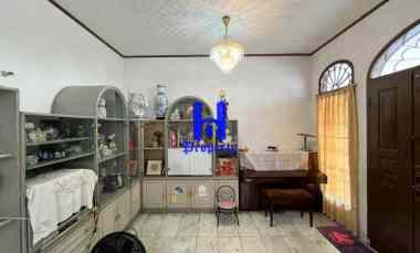 dijual rumah komplek taman polonia 1