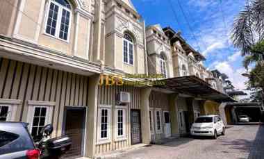 dijual rumah komplek the elegant residence