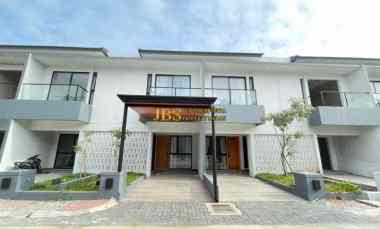 dijual rumah komplek the vienna