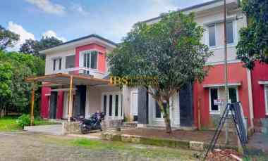 dijual rumah komplek villa zeqita jalan