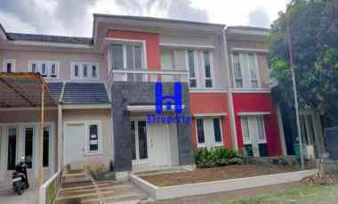 dijual rumah komplek villa zeqita jalan