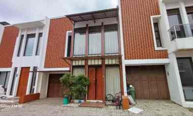 dijual rumah konsep jepang 3 lantai di dago bandung