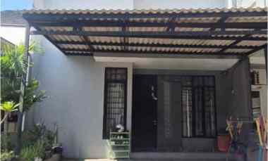 dijual rumah kopo safira