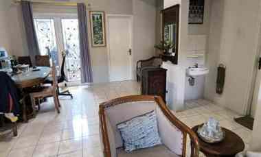 dijual rumah kota baru parahyangan