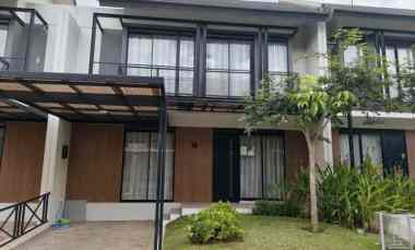 dijual rumah kota baru parahyangan