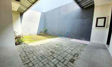 dijual rumah kota baru parahyangan