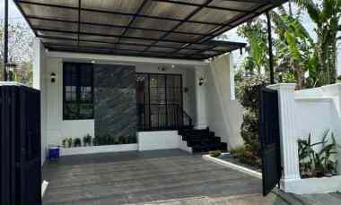 dijual rumah kruwet moyudan