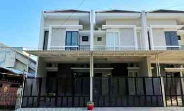 dijual rumah kutisari indah