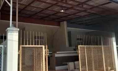 dijual rumah kutisari indah