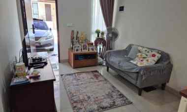 dijual rumah lagoon park bukit golf riverside