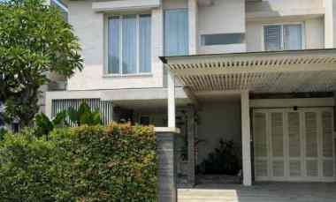 dijual rumah lakarsantri