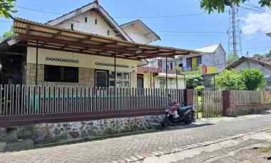 dijual rumah lama di patrang jember