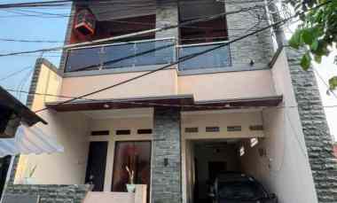 dijual rumah larangan