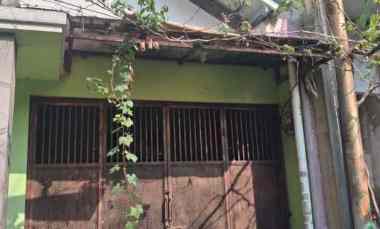 dijual rumah larangan