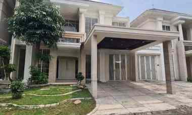 dijual rumah lariz pakuwon indah