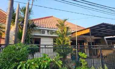 dijual rumah lebak indah