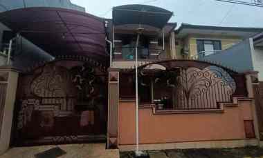 dijual rumah lebak indah regency