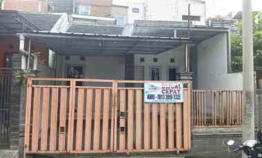 dijual rumah lembah teratai