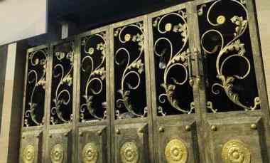 dijual rumah lidah wetan