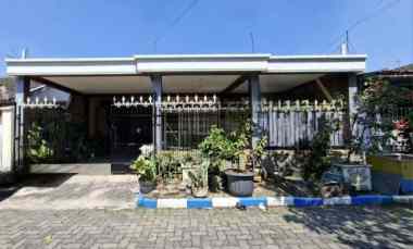 dijual rumah lokasi araya malang