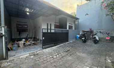 dijual rumah lokasi jalan dalung permai