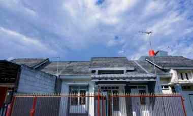 dijual rumah lokasi strategis siap huni