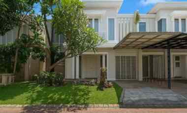 dijual rumah long beach