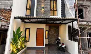 dijual rumah lubang buaya