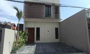 dijual rumah maguwoharjo