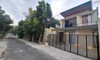 dijual rumah maguwoharjo depok