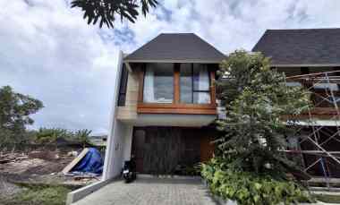 dijual rumah maguwoharjo depok sleman