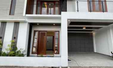 Rumah dekat Hermina Maguwoharjo di Maguwoharjo Sleman Yogya