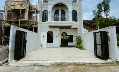 dijual rumah maguwoharjo sleman