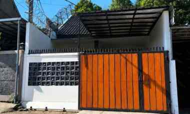 dijual rumah mainroad arcamanik