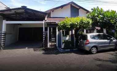 dijual rumah manyar