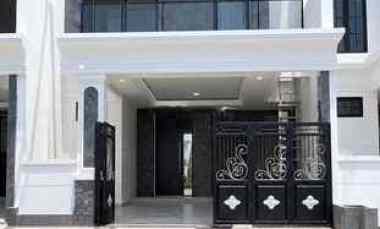 dijual rumah manyar