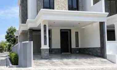 dijual rumah manyar