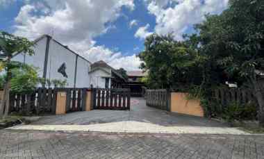 Rumah Manyar Indah Konsep Rumah Joglo Strategis BAGUS, AREA Halaman Lu